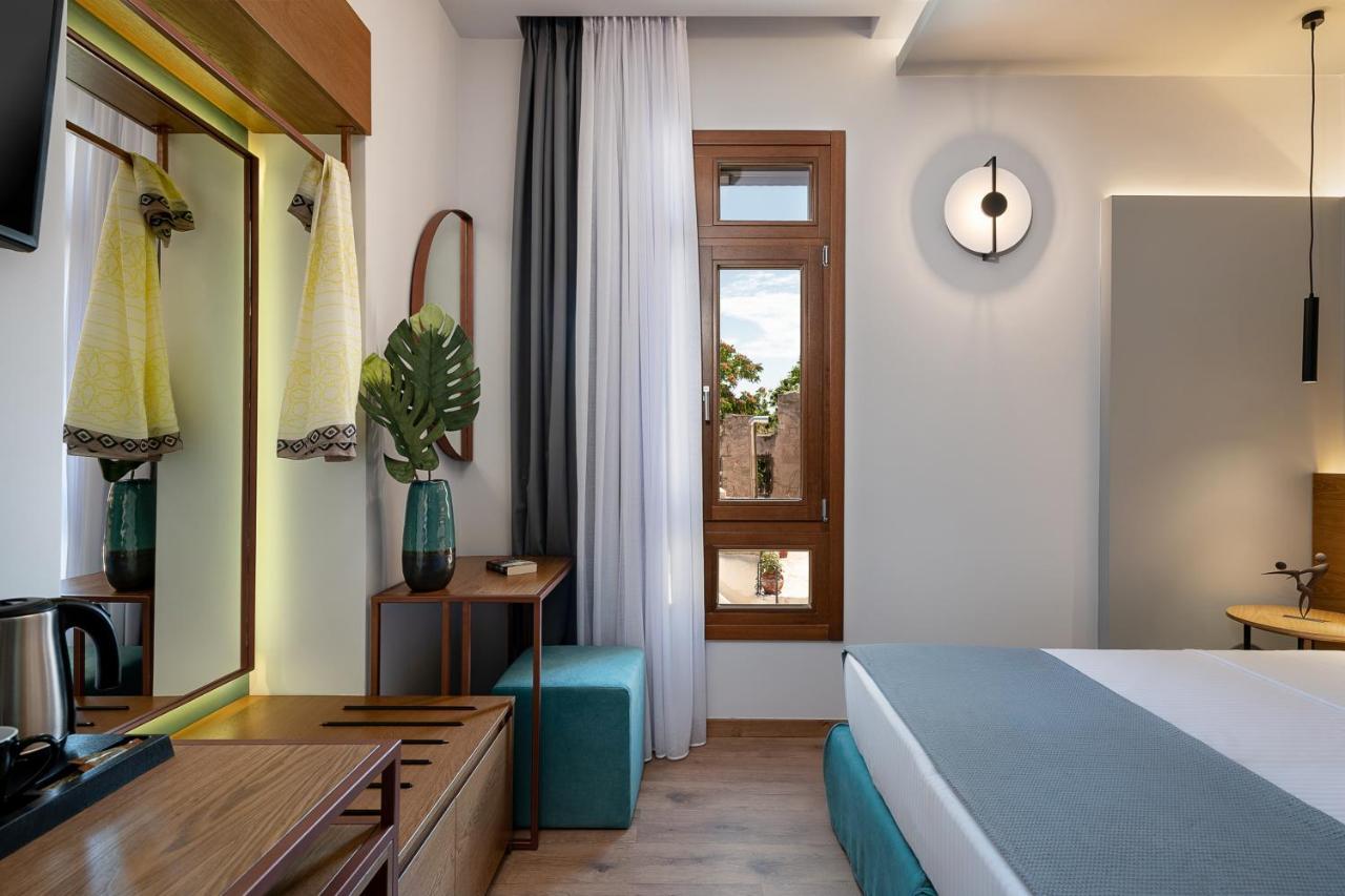 Camere Maritima Chrissi Akti Chania Exterior foto